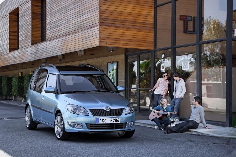  Skoda Roomster 2010 года  (фото 33 из 46)
